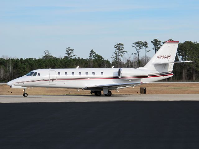 Cessna Citation Sovereign (N339QS) - Taxiing in to clear customs.