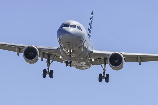 Airbus A319 (N4032T)