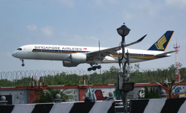 Airbus A350-900 (9V-SHF)