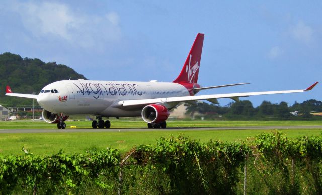 Airbus A330-200 (G-VMIK)