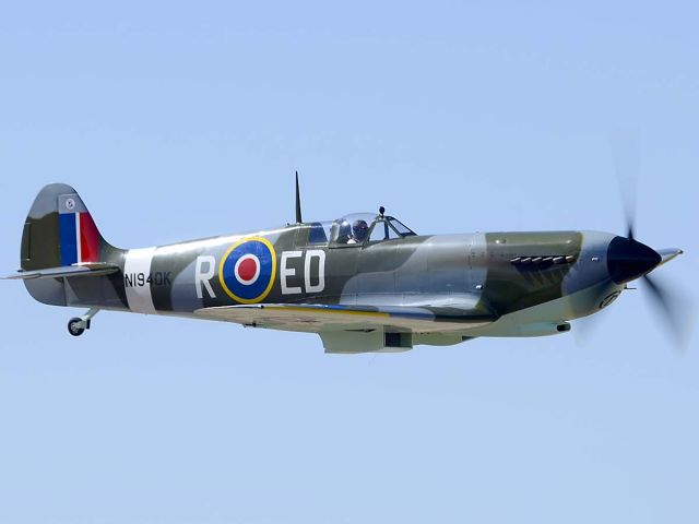 Experimental 100kts-200kts (N1940K) - Supermarine Spitfire Mk IX replica N1940K at the Cactus Fly-in on March 3, 2012.