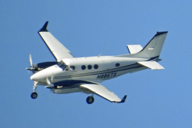 Beechcraft King Air 90 (N886TX)