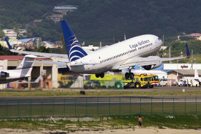 Boeing 737-700 (HP-1521CMP)