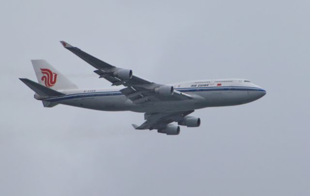 Boeing 747-400 (B-2468)