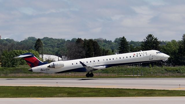 Canadair Regional Jet CRJ-900 (N813SK)