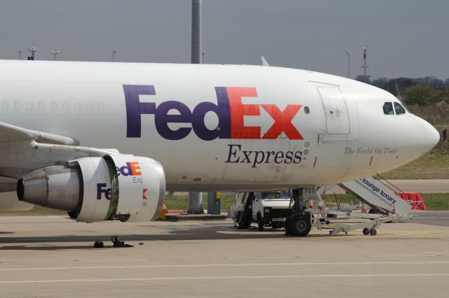 N723FD — - Fed Ex A300 getting some on ramp TLC.