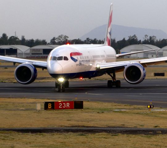 Boeing 787-9 Dreamliner (G-ZBKN)