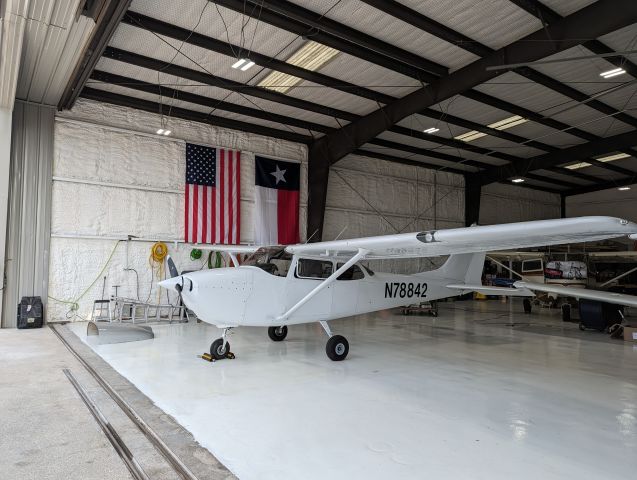 Cessna Skyhawk (N78842)