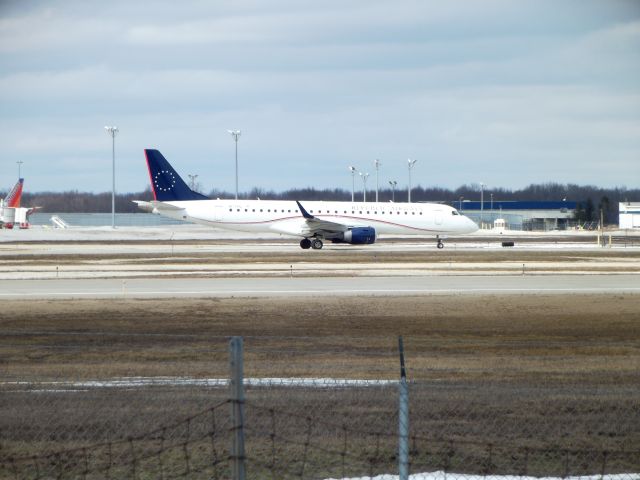 Embraer ERJ-190 (N177HQ)