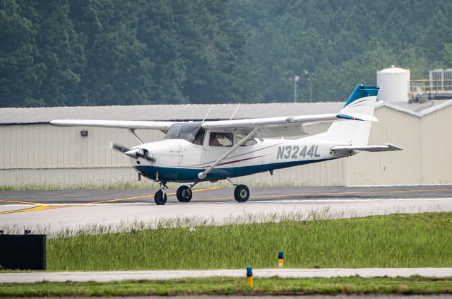 Cessna Skyhawk (N3244L)