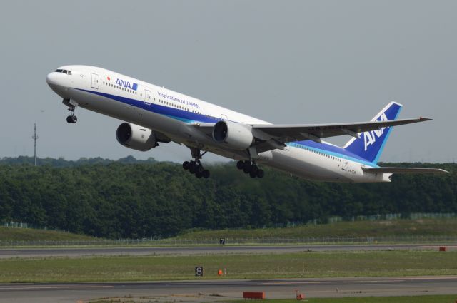 BOEING 777-300 (JA753A) - 2014-08-09