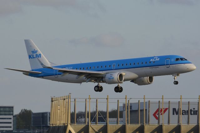 Embraer ERJ-190 (PH-EXC)