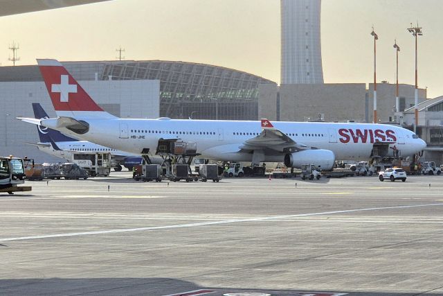 Airbus A330-300 (HB-JHE)