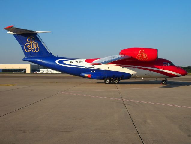 Antonov An-74-200 (RA-74015)