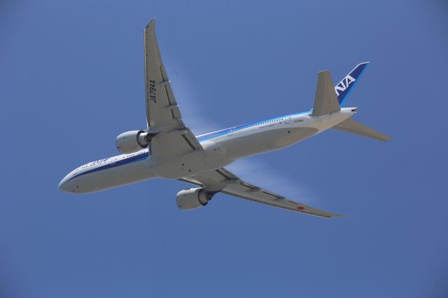 BOEING 777-300ER (JA794A)