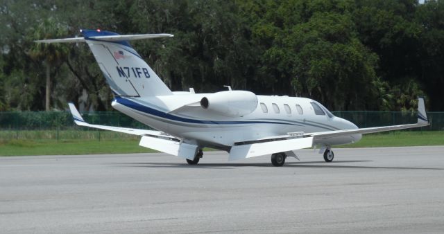 Cessna Citation CJ1 (N71FB) - N71FB landing on Runway 06 at Spruce Creek.
