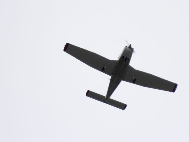 Piper Cherokee (N9516N)