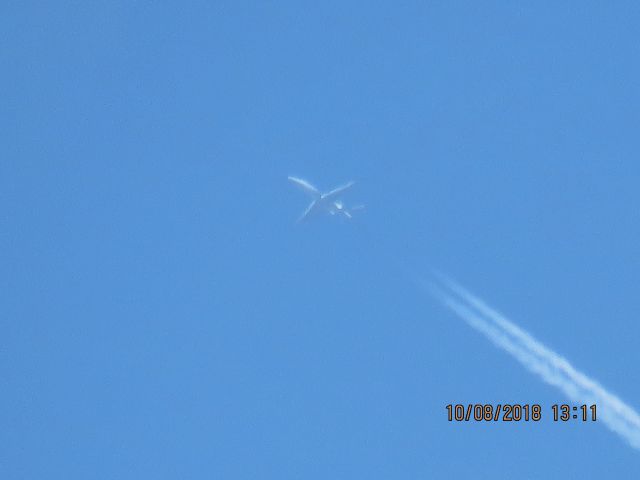 Learjet 40 (N823HL)