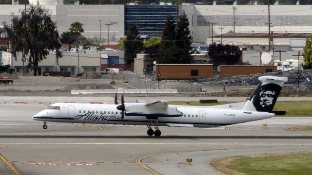 de Havilland Dash 8-400 (N428QX) - N428QX Horizon Air De Havilland Canada DHC-8-400 - cn 4160br /Age 8 Yearsbr /de Havilland Dash 8-400 (twin-turboprop) (DH8D)br /2015-04-05 AS2377 Portland (PDX) San Jose (SJC)  08:57-->Landed 10:58