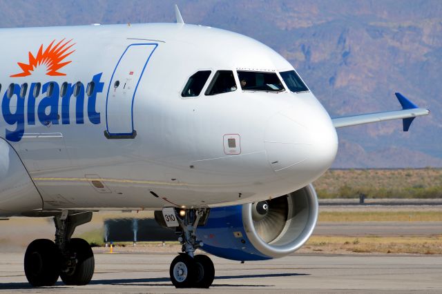 Airbus A319 (N310NV)