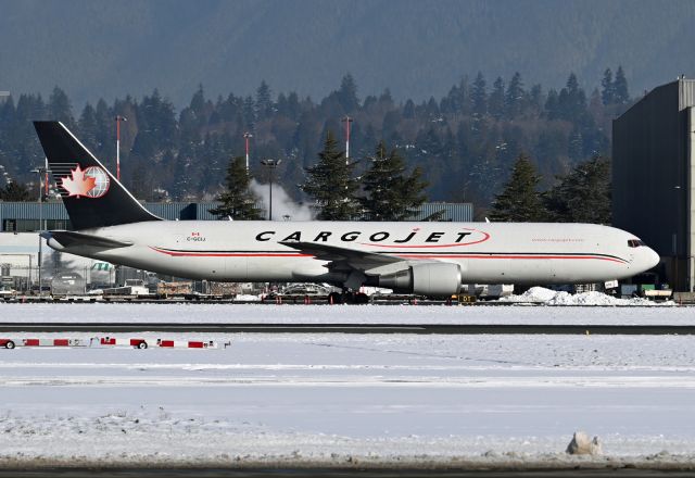 BOEING 767-300 (C-GCIJ)