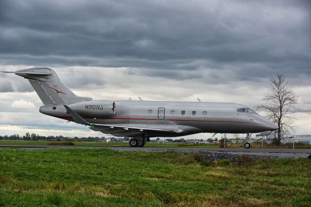 Canadair Challenger 350 (N351VJ) - Vista Jet CL35 visiting HUB FBO in CYHU