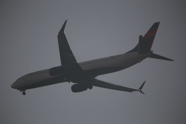 Boeing 737-900 (N831DN)