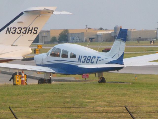 Piper Cherokee (N38CT)