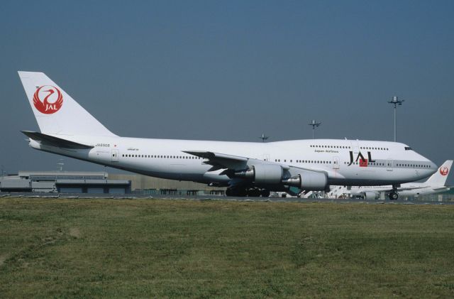 Boeing 747-400 (domestic, no winglets) (JA8908) - Taxing at Tokyo-Haneda Intl Airport on 1997/10/15