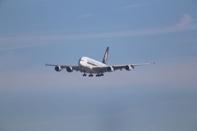 Airbus A380-800 (9V-SKR)