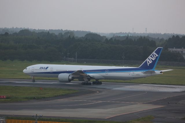 BOEING 777-300ER (JA787A)