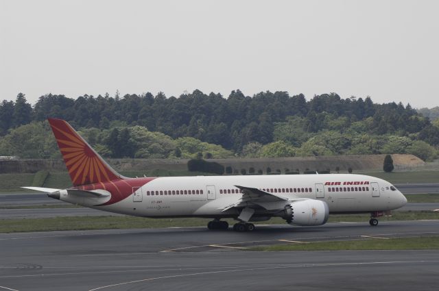 Boeing 787-8 (VT-ANC) - Taxing at Narita Intl Airport on 2015 05/02