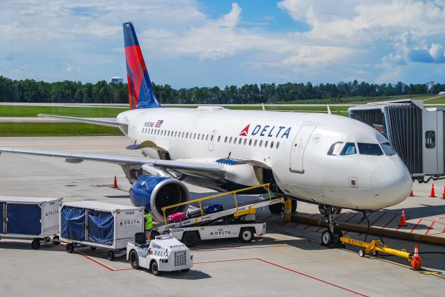 Airbus A319 (N353NB) - 7/26/20.