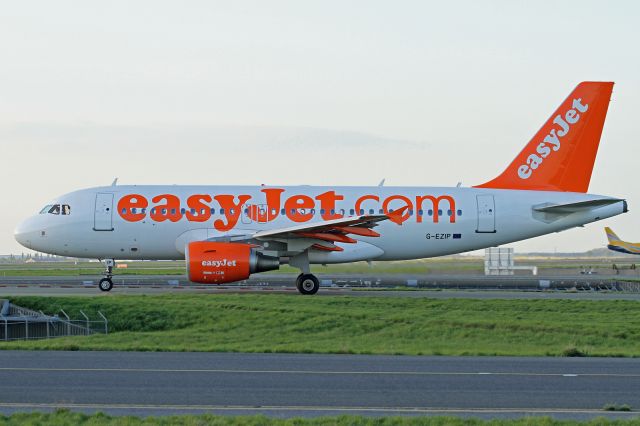 Airbus A319 (G-EZIP)