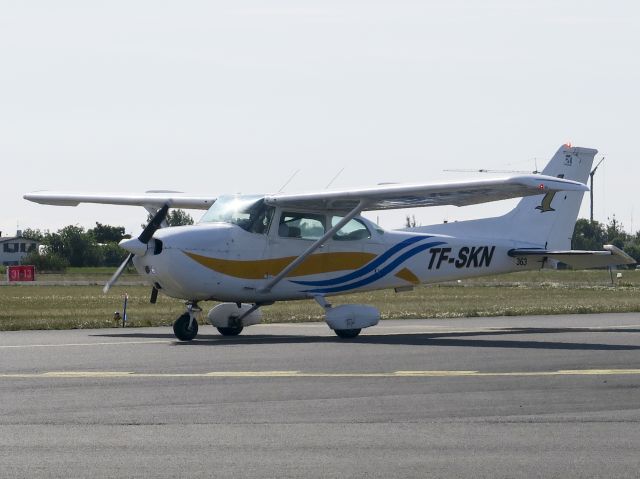 Cessna Skyhawk (TF-SKN) - 22 July 2015.