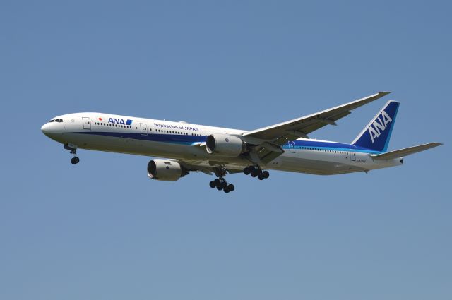 BOEING 777-300 (JA754A) - 2017-06-05