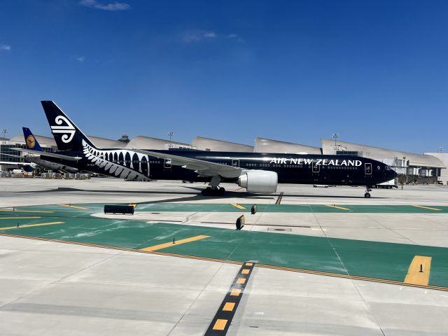 Boeing 777 (ZK-OKQ) - Saw this after just landing at LAX and taxing to our gate.