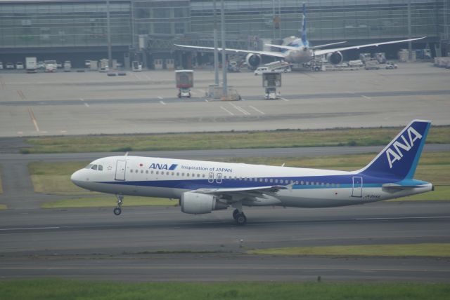 Airbus A320 (JA8946) - All Nippon Airways A320-211 cn669