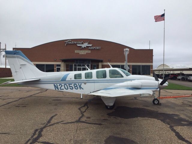 Beechcraft Baron (58) (N2058K) - Home again,!