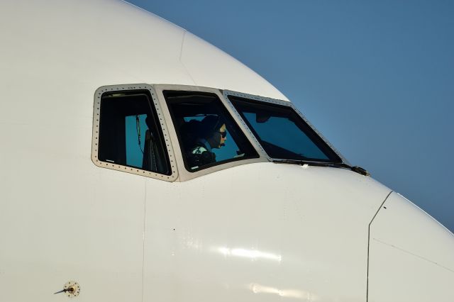 Boeing 777-200 (JA710A)