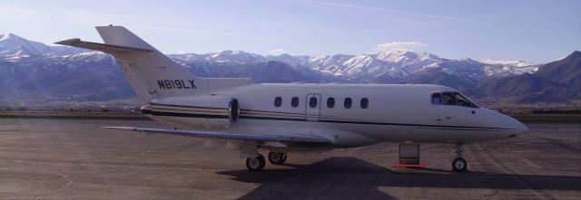 Hawker 800 (N819LX)