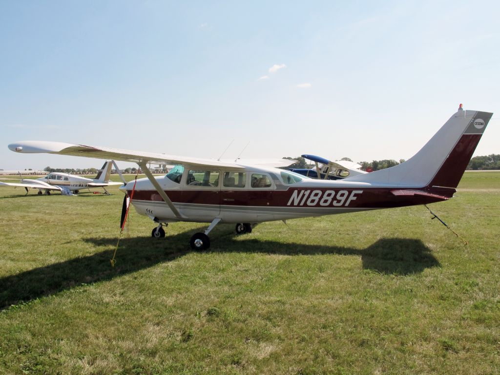 Cessna Centurion (N1889F) - An older C210. In very good shape. Oshkosh 2013!