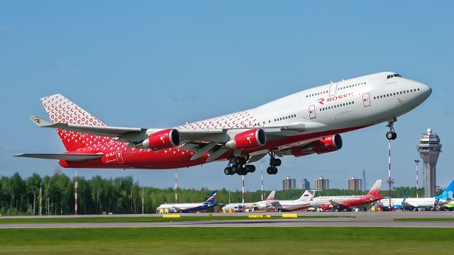 Boeing 747-400 (EI-XLF)