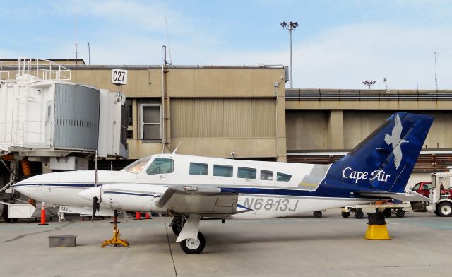 Cessna 402 (N6813J)