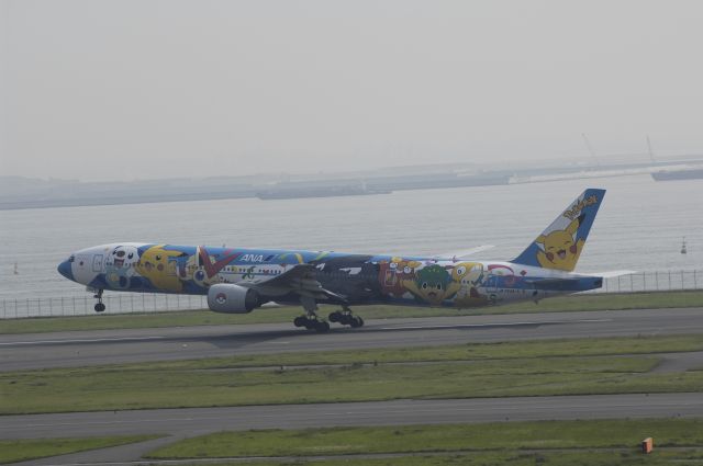 BOEING 777-300 (JA754A) - Takeoff at Haneda Intl Airport Rwy34R on 2012/05/08 "Pokemon c/s"