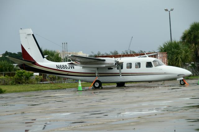 Aero U-9 Commander 680 Super (N680JW)