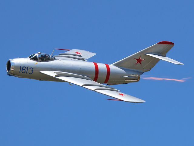 MIKOYAN MiG-17 (N917F)