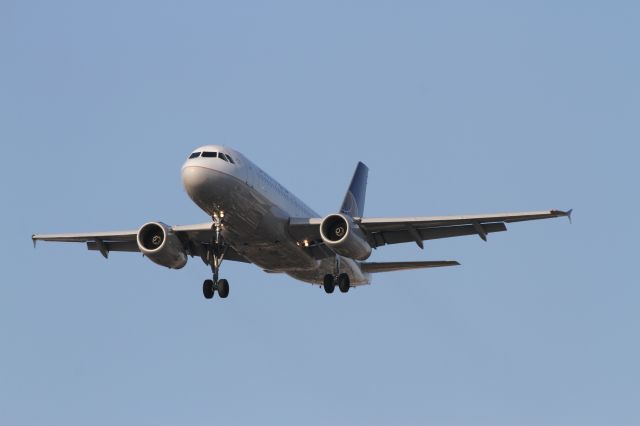 Airbus A319 (N801UA)