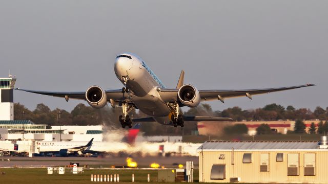 N775SA — - Evening departure off runway 27, Oct. 2016