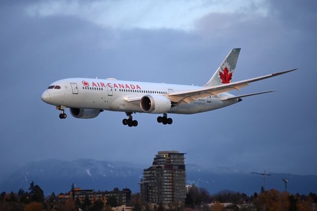 Boeing 787-8 (C-GHQQ)